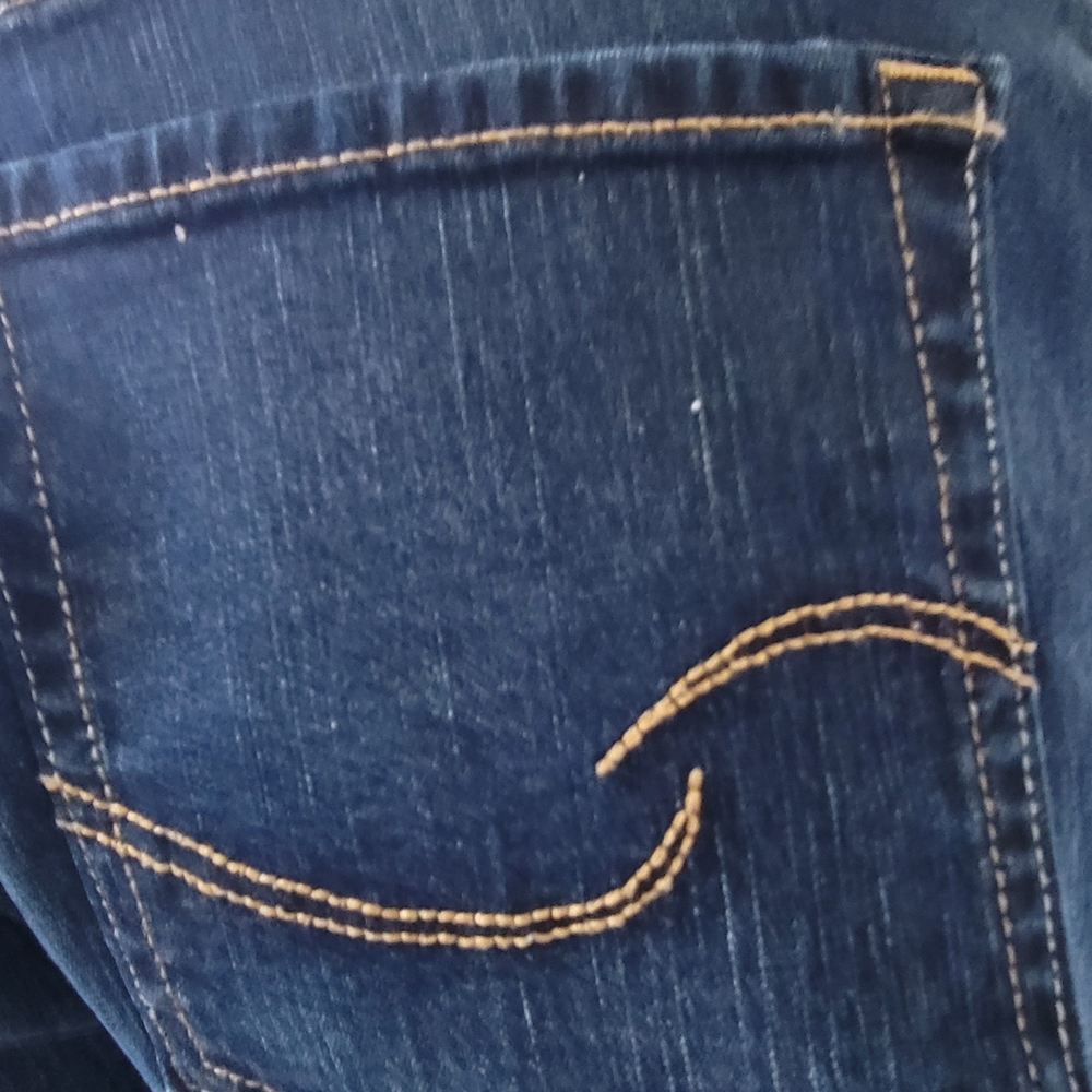 Signature by Levi Strauss Indigo Women's Bermudas - Picture 7 of 8